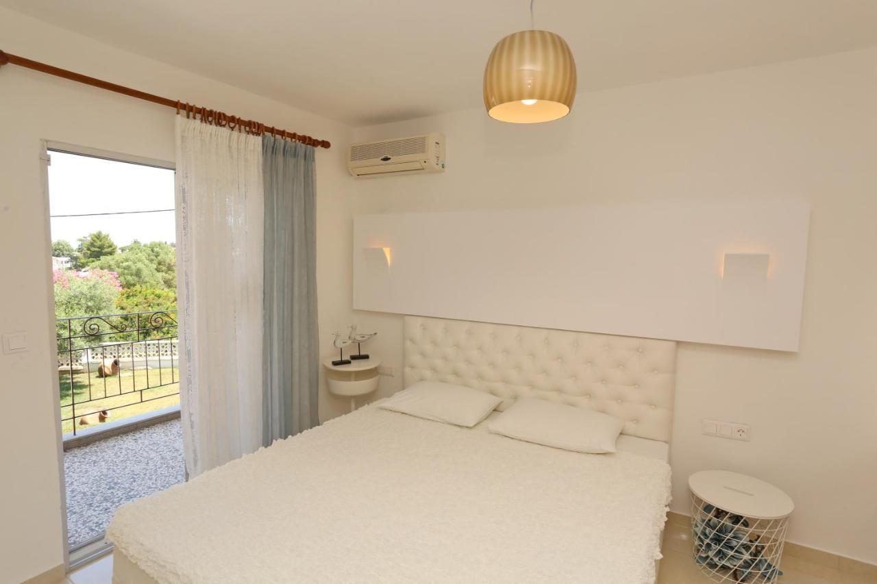 Kastoria Hotel Apartments Chaniotis Extérieur photo