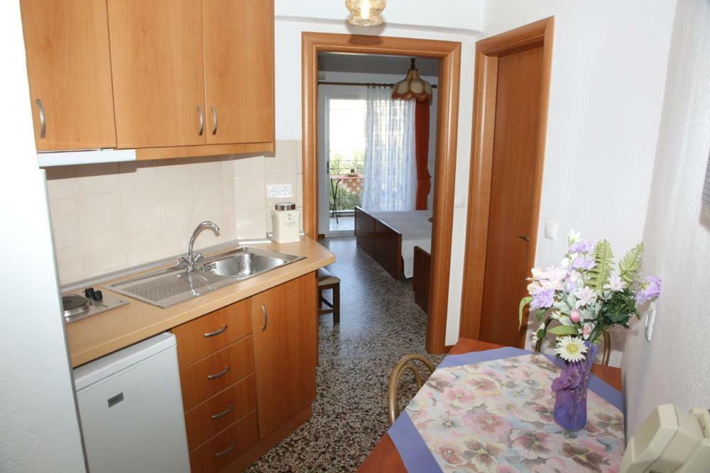 Kastoria Hotel Apartments Chaniotis Extérieur photo